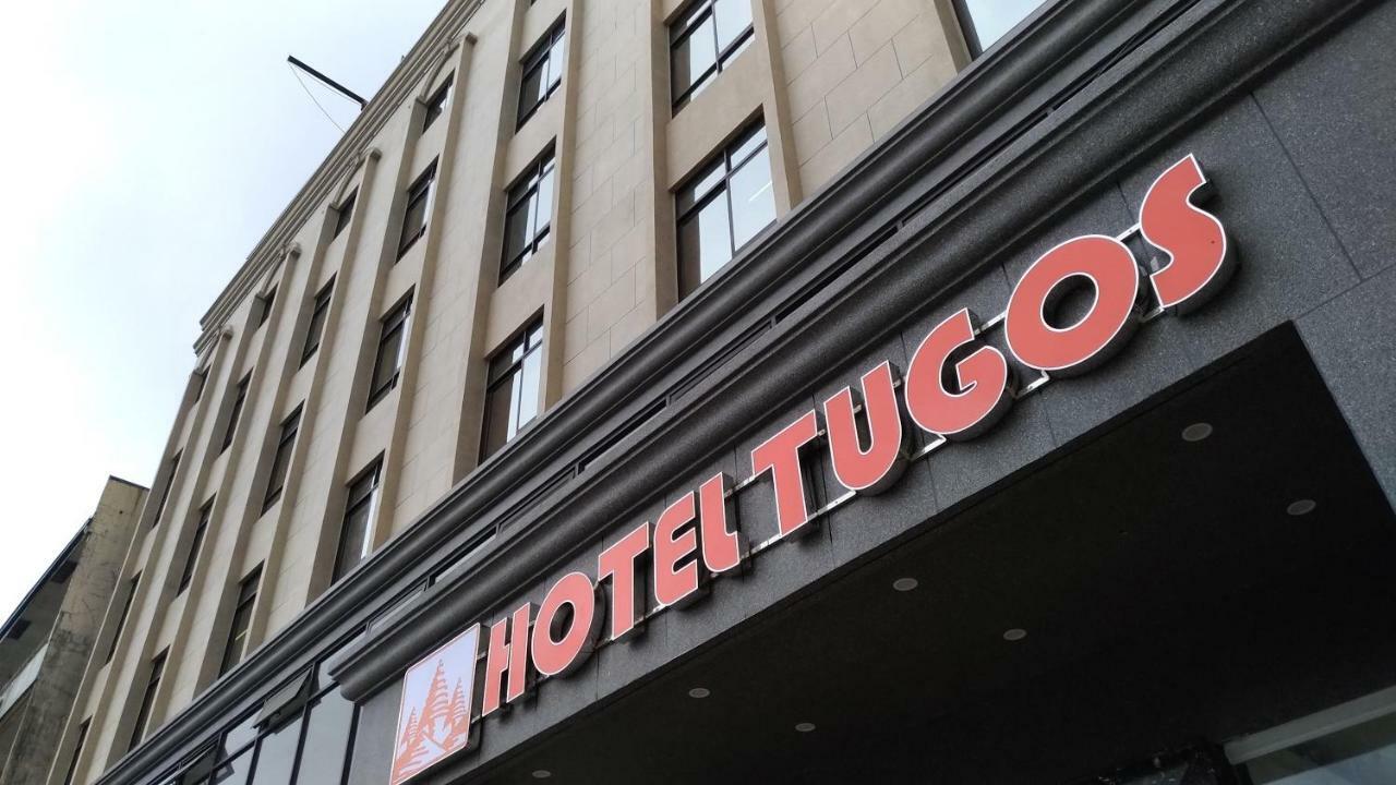 באגויו Hotel Tugos מראה חיצוני תמונה